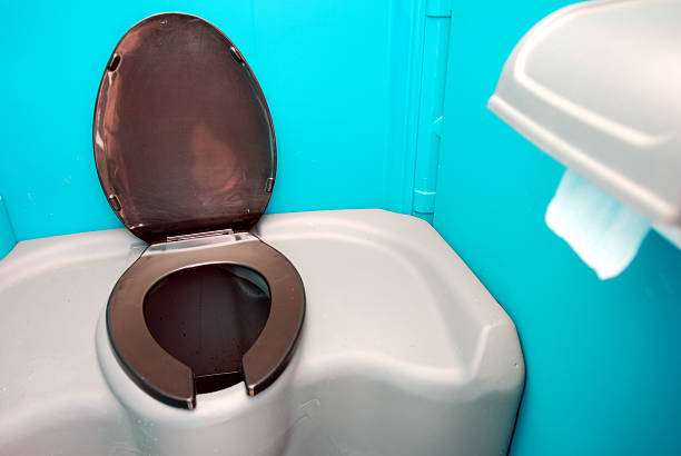 Best Portable restroom trailer rental  in South Beloit, IL