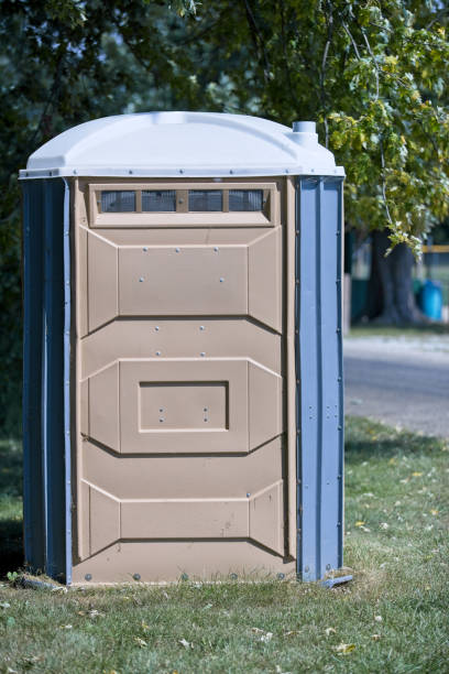 Best Portable restroom trailer rental  in South Beloit, IL